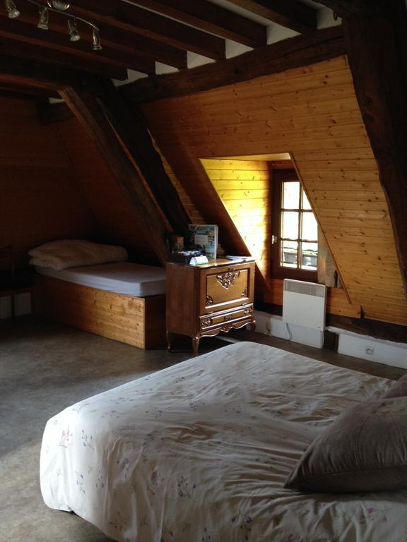 La Baronnie Bed & Breakfast Vieux-Pont Phòng bức ảnh